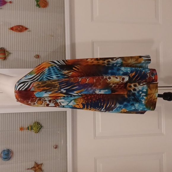 4/$40 New Colourful Tunic Top - Size XL - Picture 3 of 6